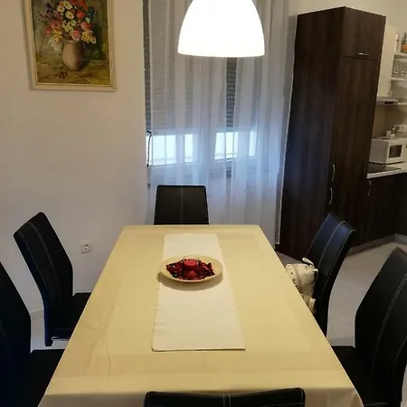 Apartman Dora Apartment