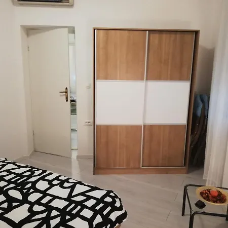 Apartman Dora Apartment